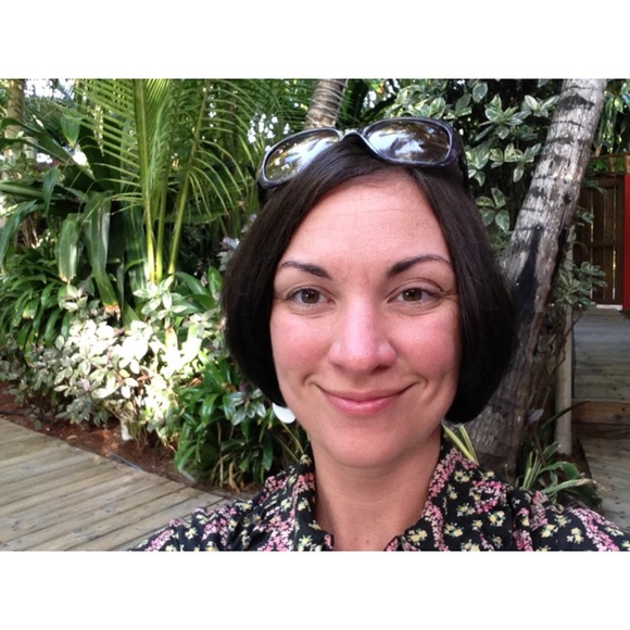 Meet your Posher, Danielle - Picture 1 of 1